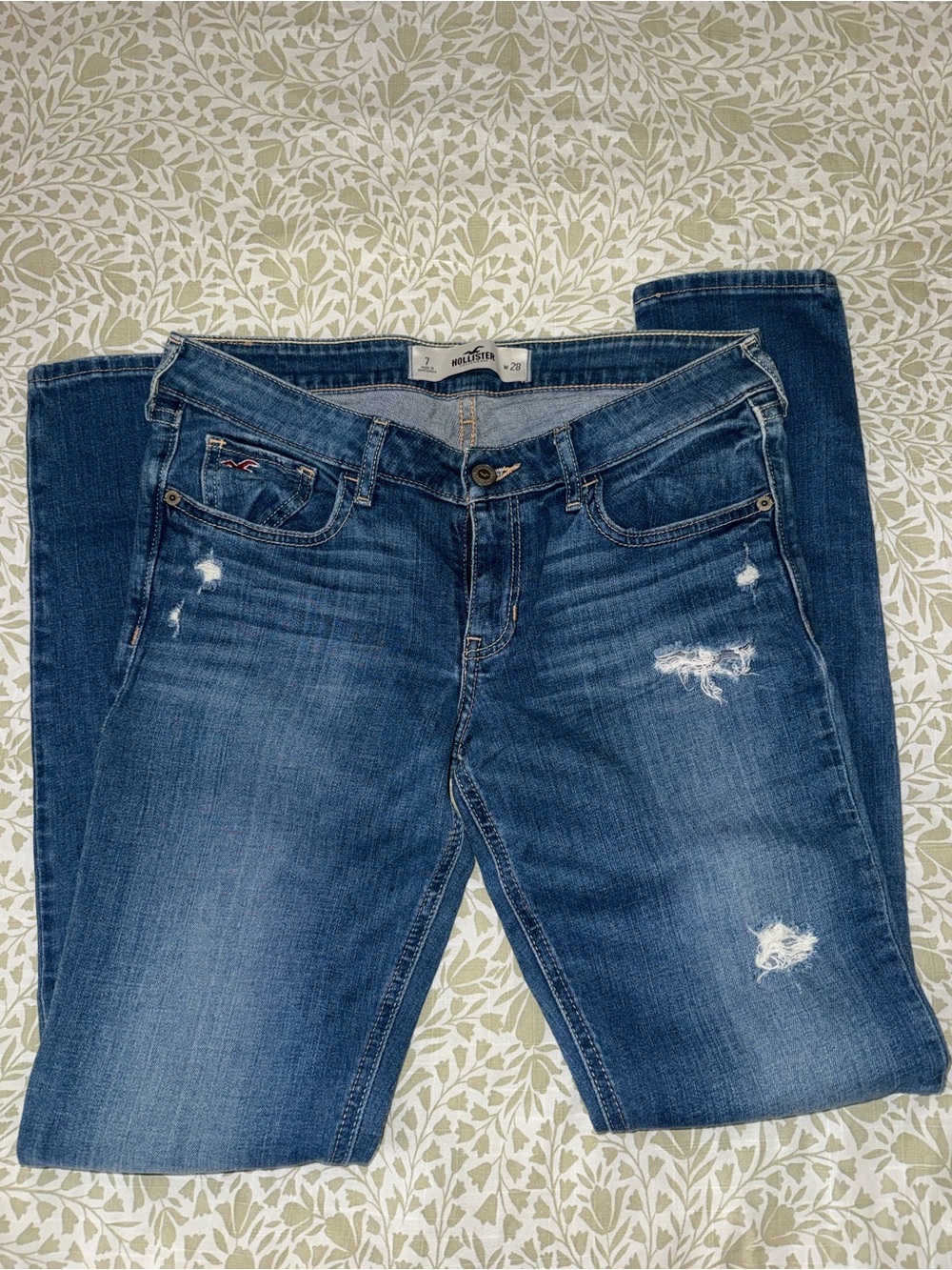 Hollister Women's Medium Blue Distressed Skinny Jeans